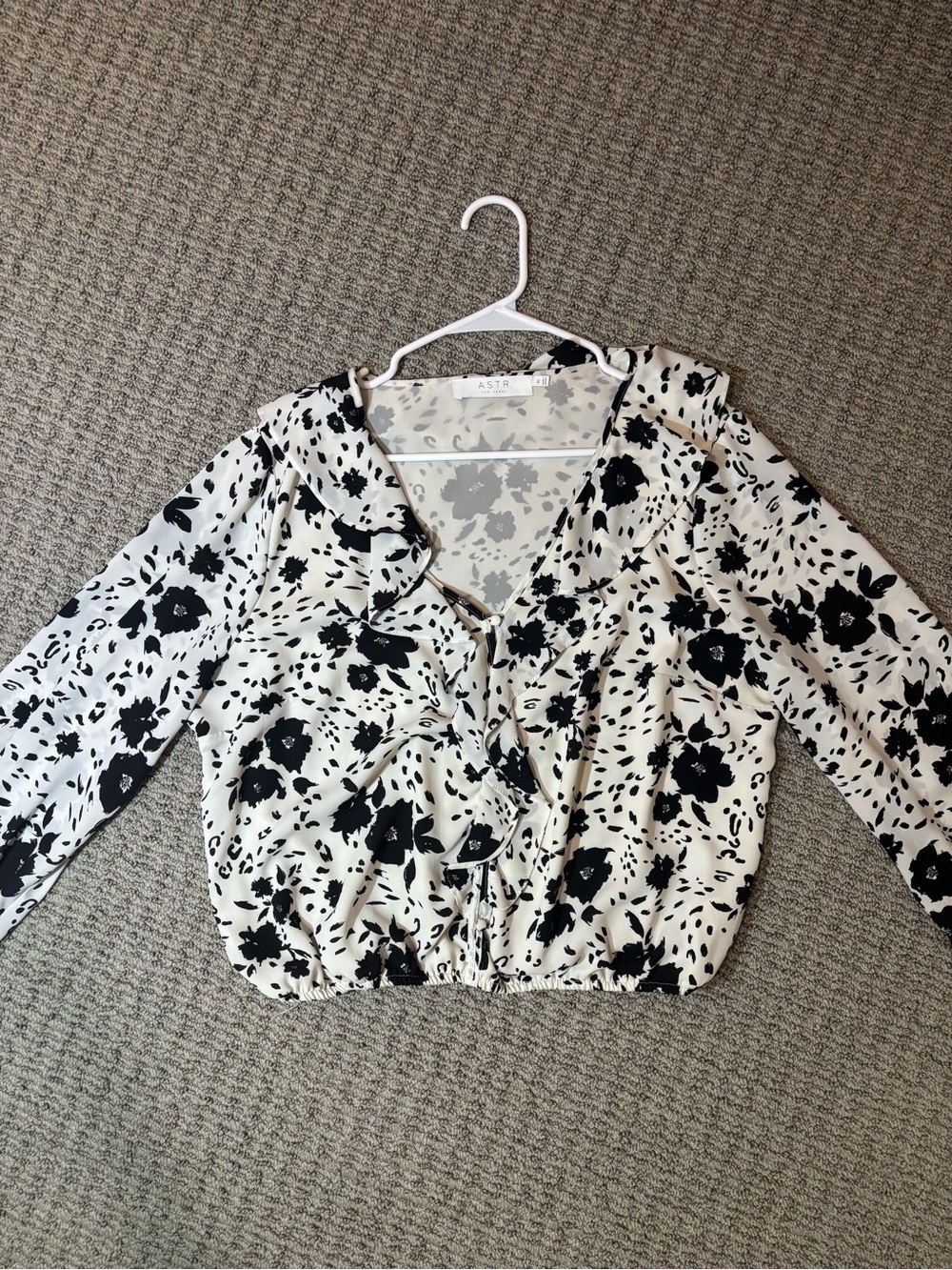 Astr Black & White Floral Ruffle Blouse - Size XL